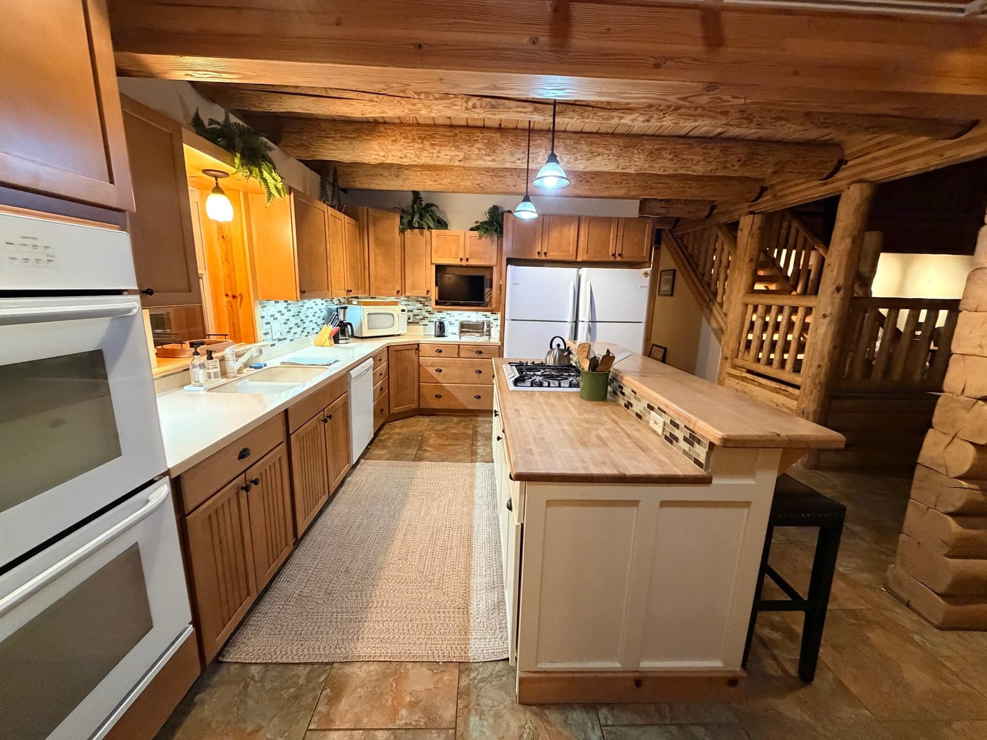 Ed & Erin Largoza — Cabin 362, photo 3