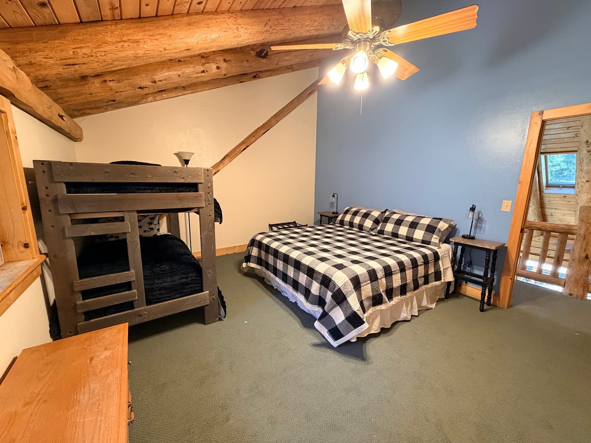 Ed & Erin Largoza — Cabin 362, photo 4