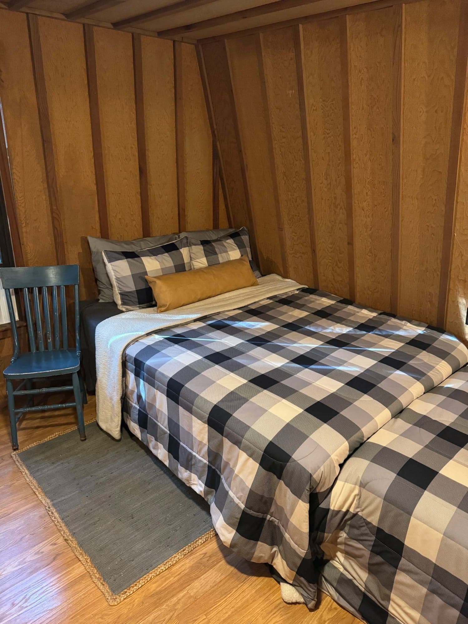 Saelzler Family — Cabin 29, a cabin rental at Hume Lake